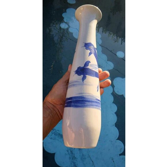 Hand Painted Blue & White Koi Fish porcelain vase - Picture 7 of 8